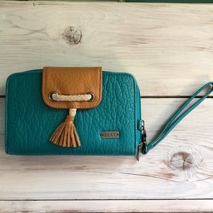 Roxy wristlet